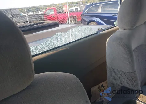 1999 Chevrolet Silverado 1500 Ls z USA, uszkodzony, nr VIN 1GCEK14T4XE235816